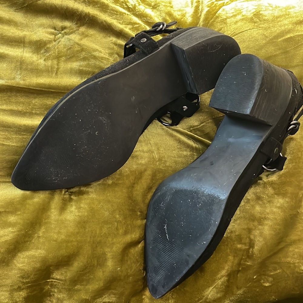 Carlos Santana Black Suede Pointer Chain Booties … - image 6